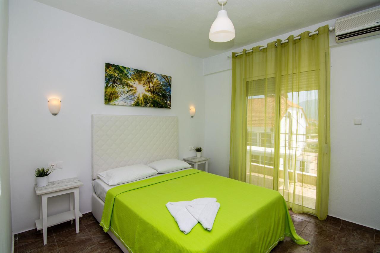 Philoxenia Evgenia Aparthotel Vrasna Exteriör bild